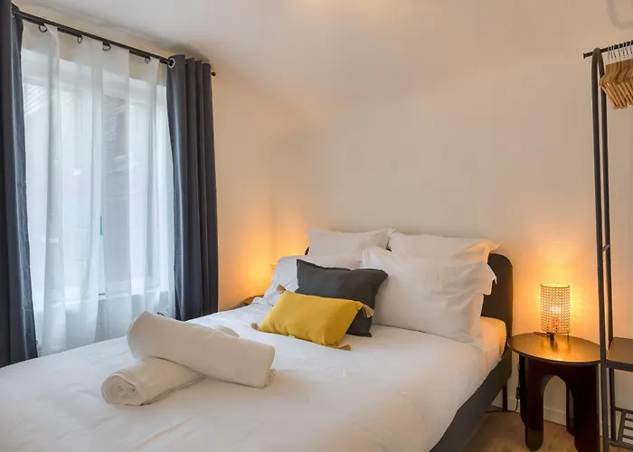 L'aurea Au Centre De *